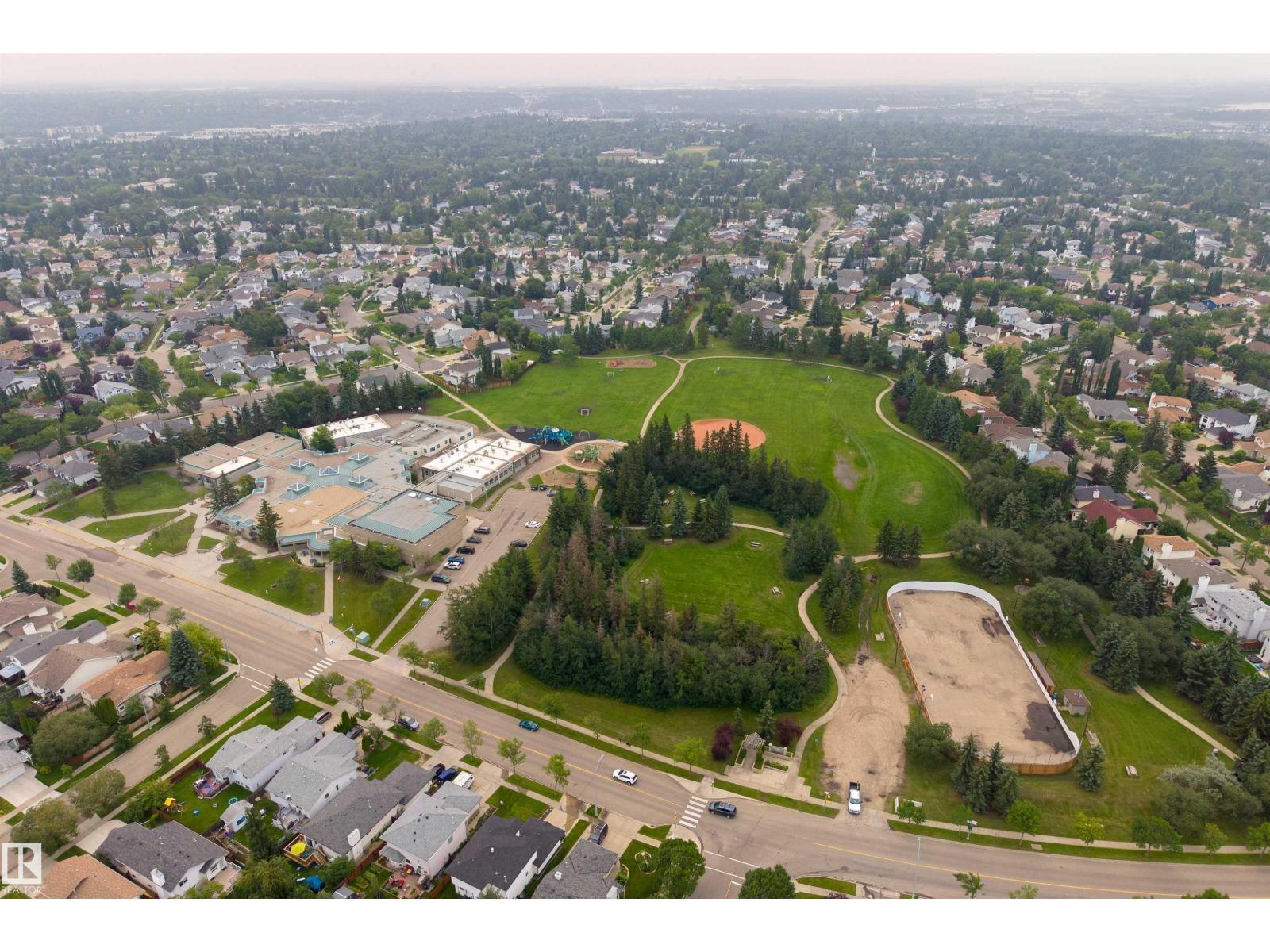 2 Dunvegan Ct, St. Albert, AB