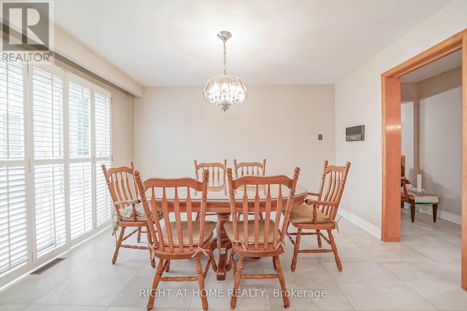 2 Lapworth Crescent, Toronto, ON - Indoor Photo Showing Dining Room