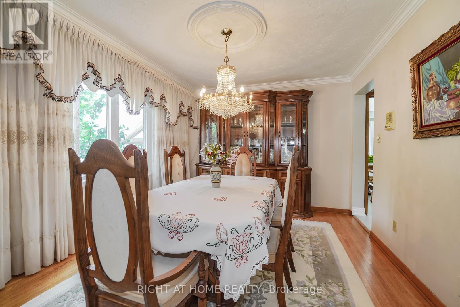 2 Lapworth Crescent, Toronto, ON - Indoor Photo Showing Dining Room