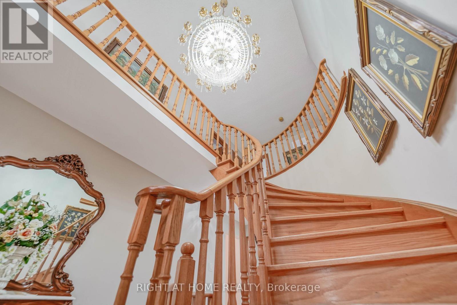 2 Lapworth Crescent, Toronto, ON - Indoor Photo Showing Other Room