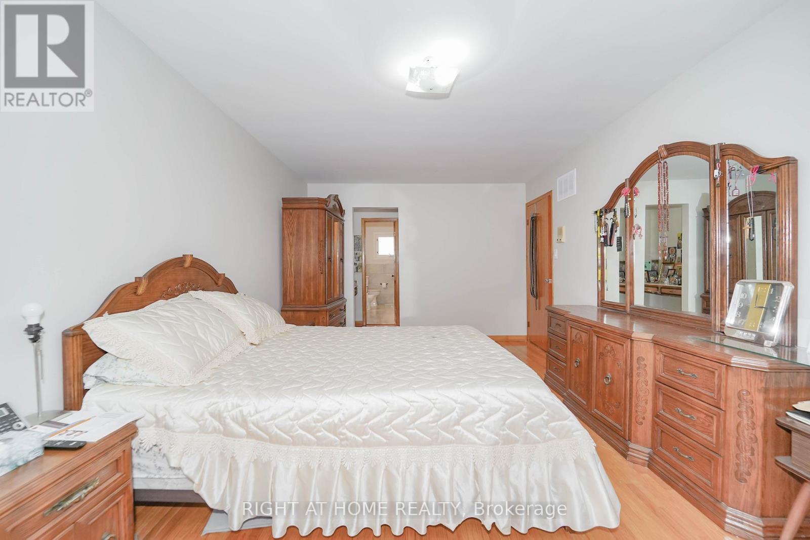 2 Lapworth Crescent, Toronto, ON - Indoor Photo Showing Bedroom