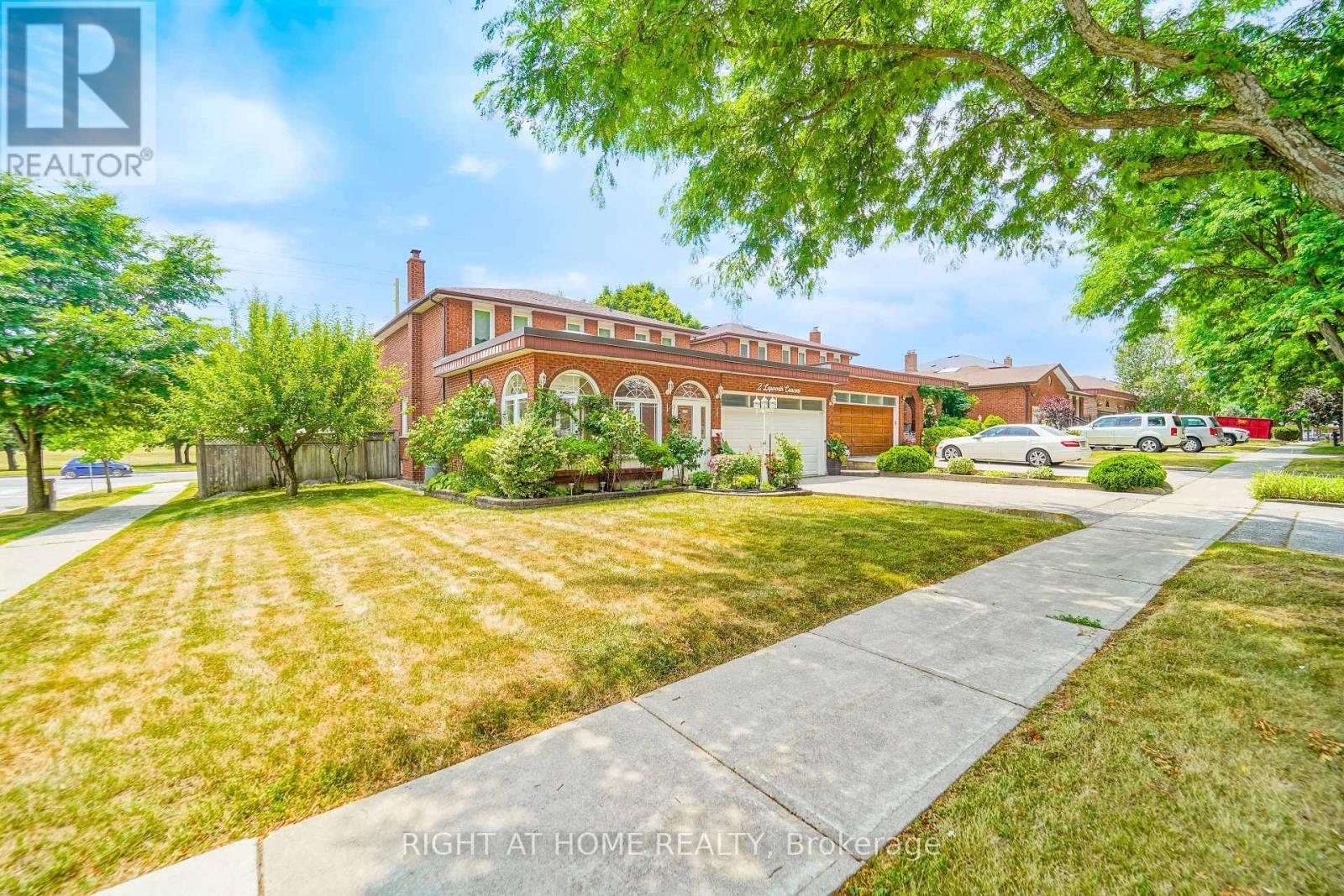 2 Lapworth Crescent, Toronto, ON - Outdoor