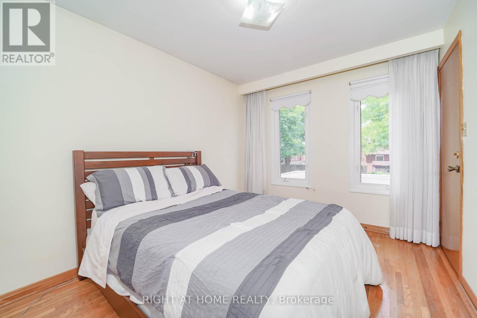 2 Lapworth Crescent, Toronto, ON - Indoor Photo Showing Bedroom