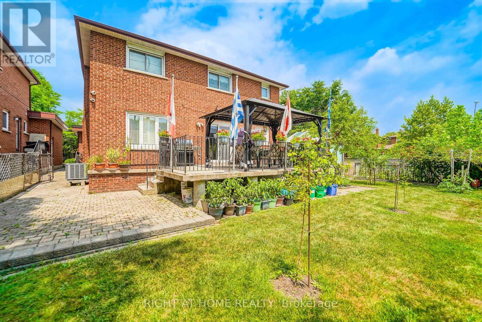 2 Lapworth Crescent, Toronto, ON - Outdoor With Deck Patio Veranda