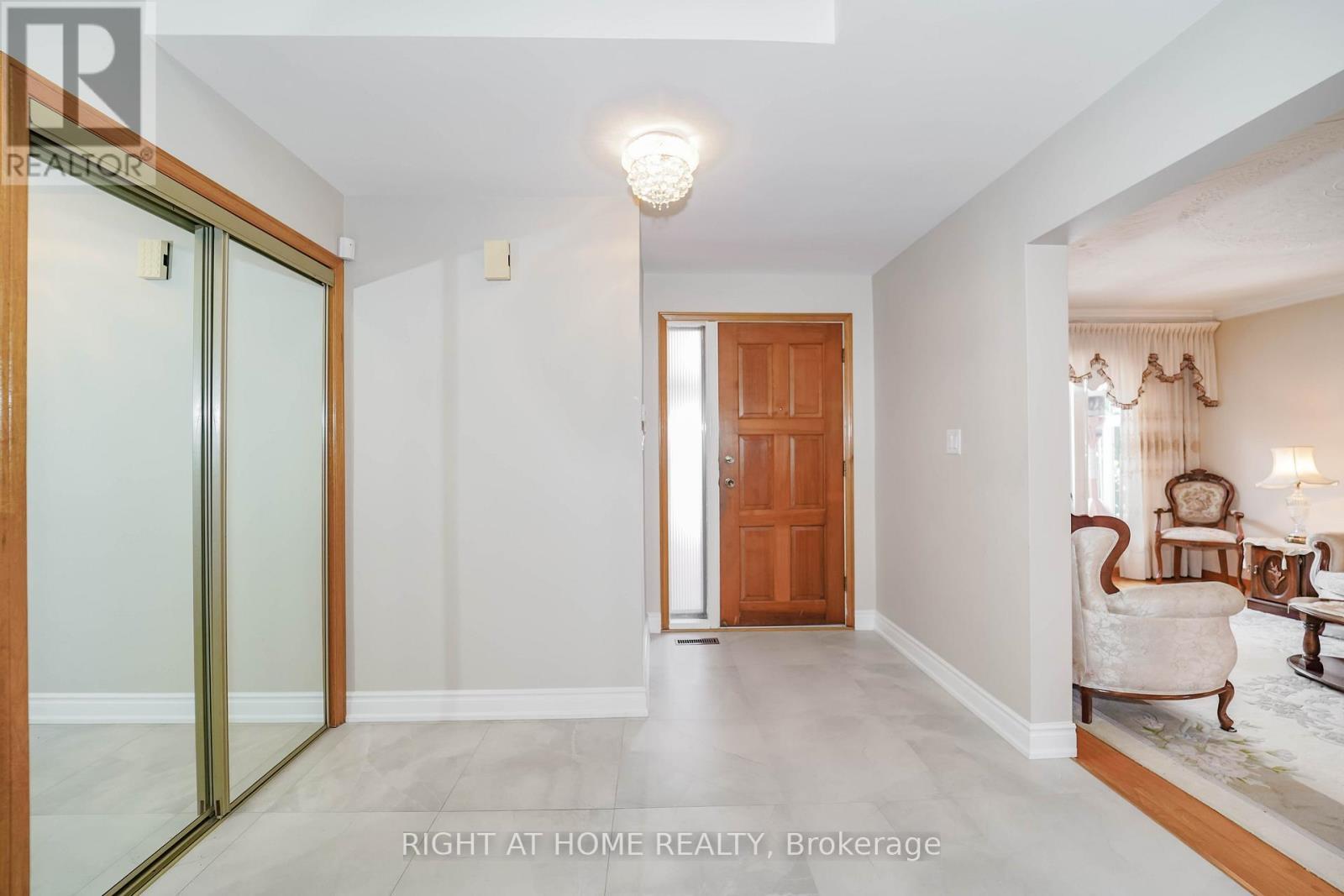 2 Lapworth Crescent, Toronto, ON - Indoor Photo Showing Other Room