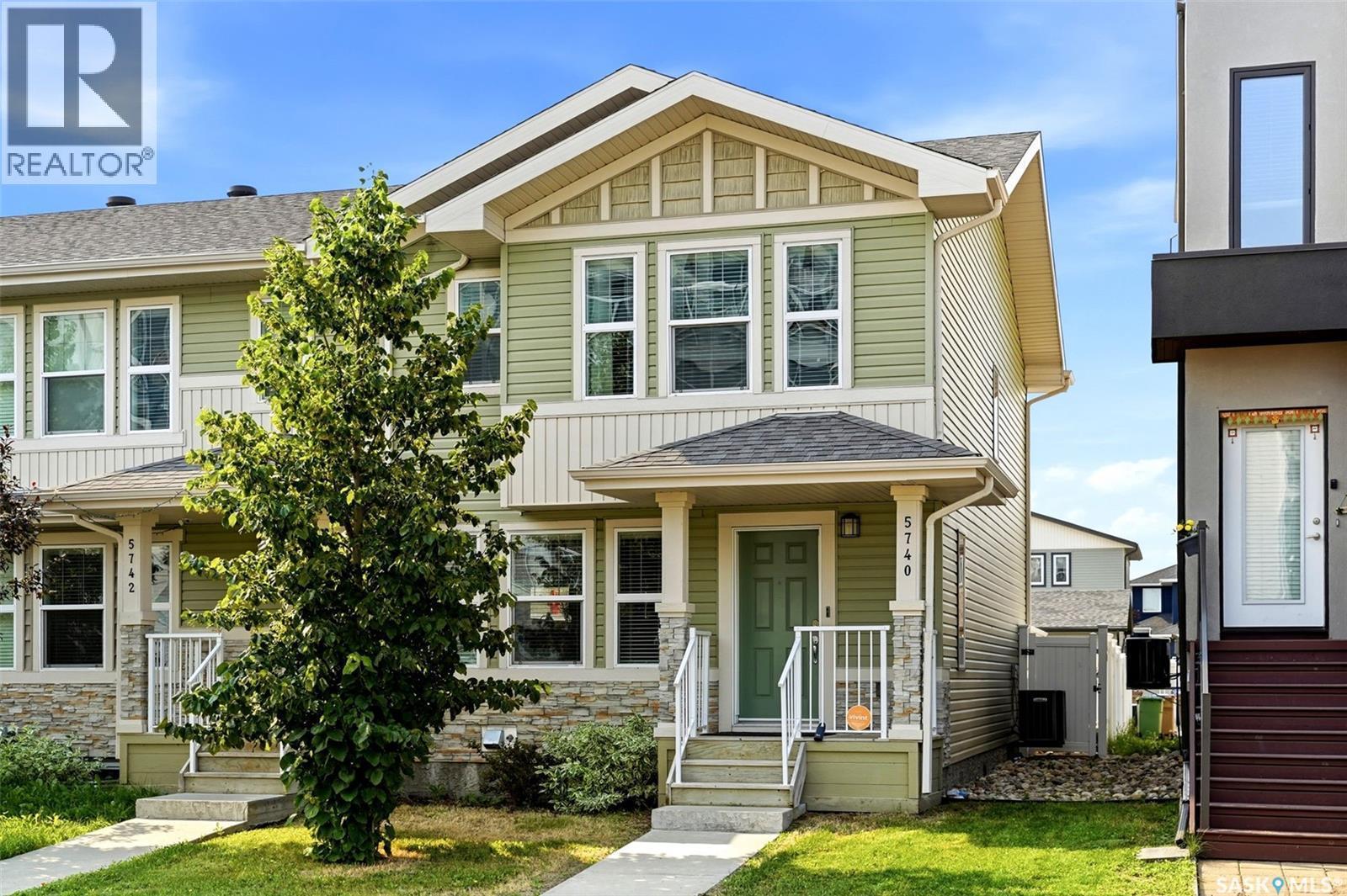 5740 Glide Crescent, Regina, SK - Outdoor With Facade