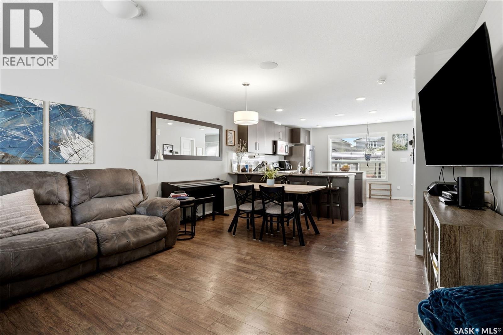 5740 Glide Crescent, Regina, SK - Indoor