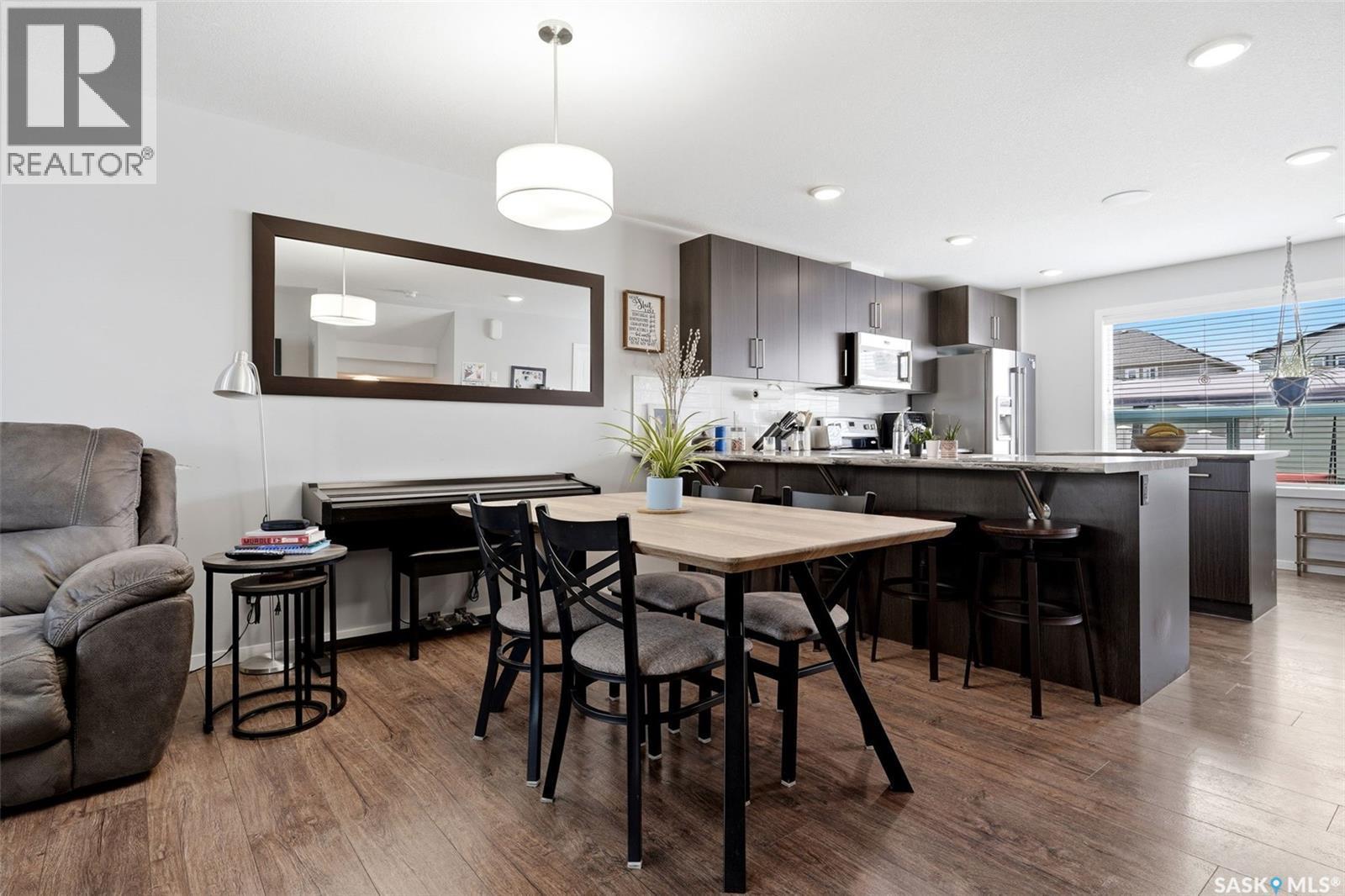 5740 Glide Crescent, Regina, SK - Indoor
