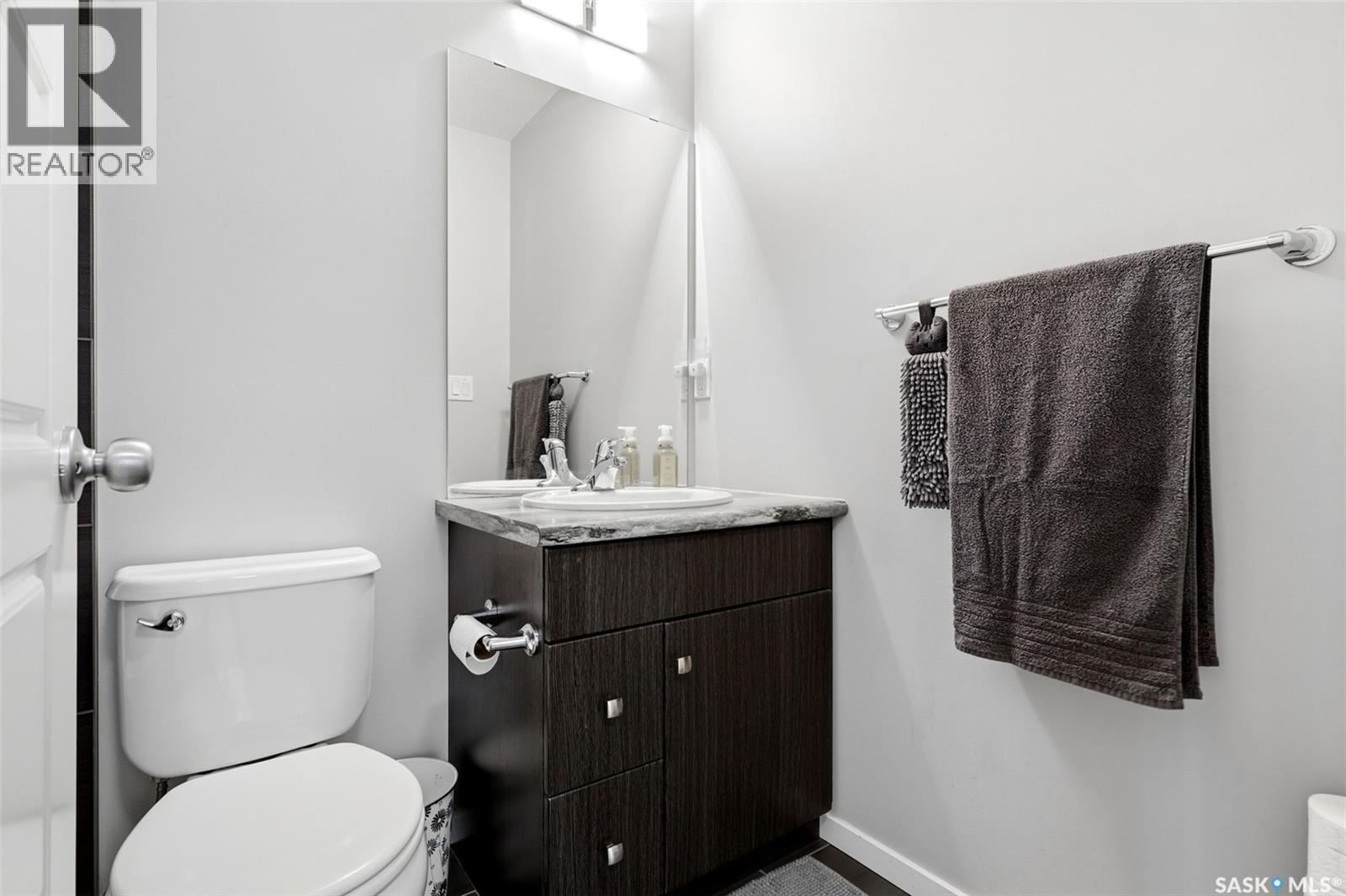 5740 Glide Crescent, Regina, SK - Indoor Photo Showing Bathroom