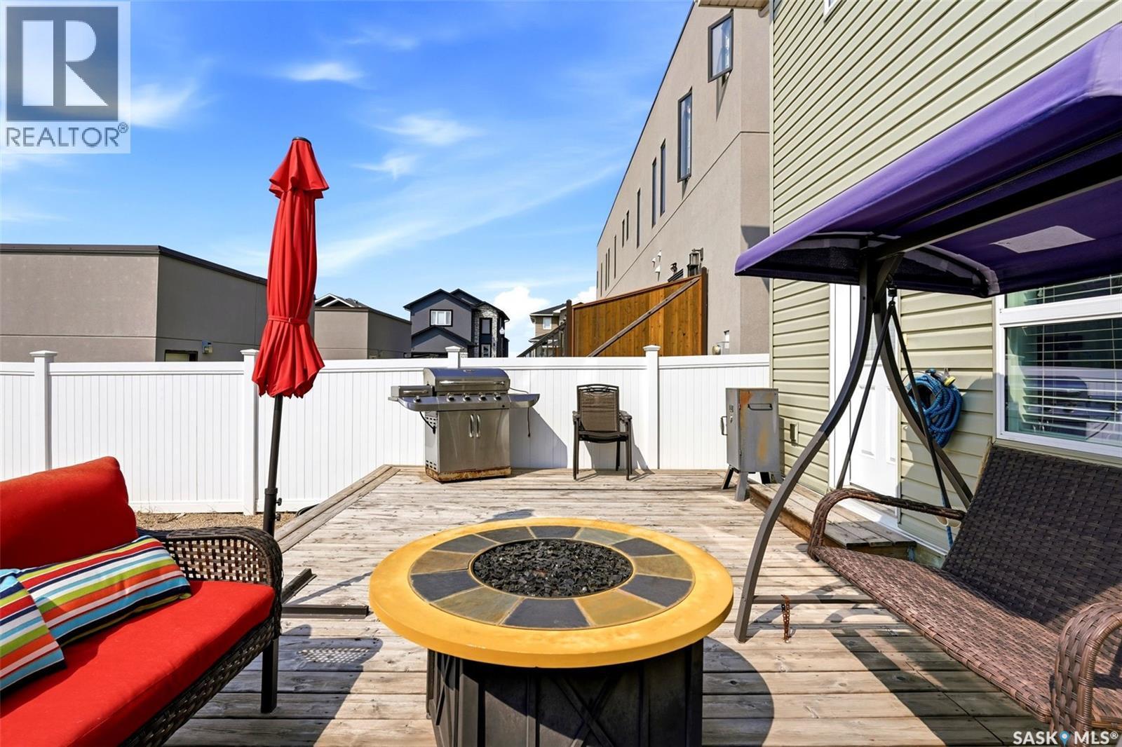 5740 Glide Crescent, Regina, SK - Outdoor With Deck Patio Veranda With Exterior