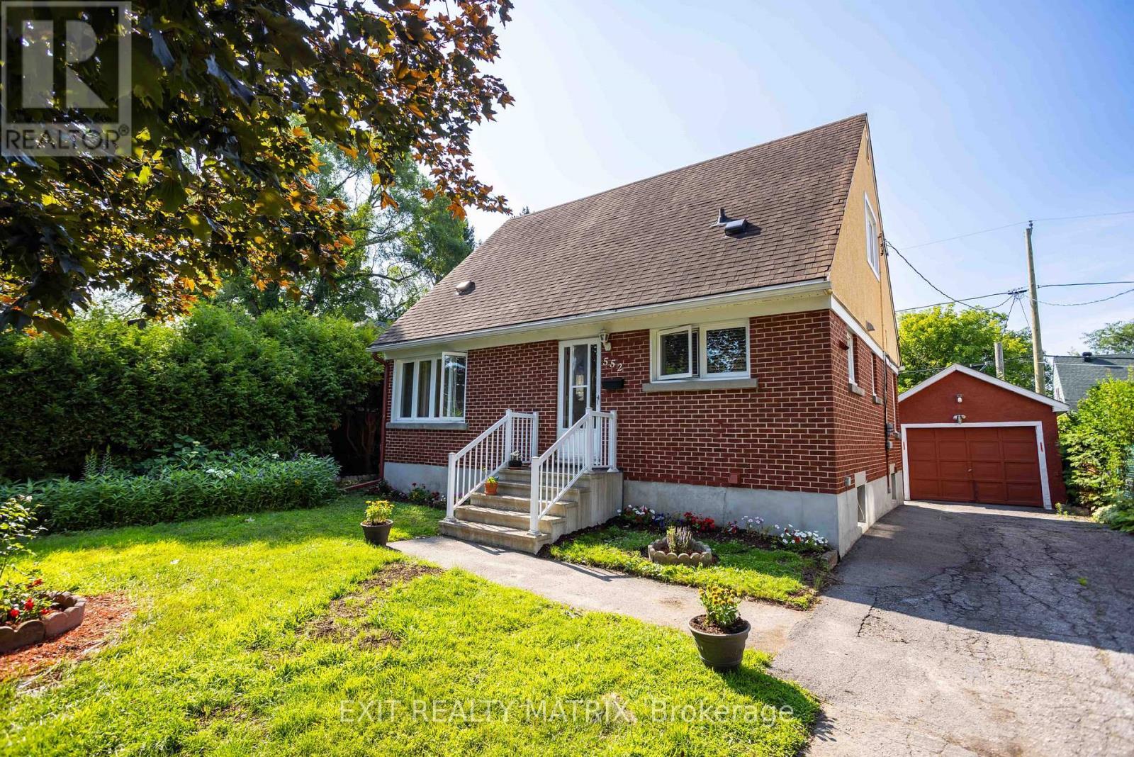 552 Dunbrack Street, Ottawa, ON - Outdoor