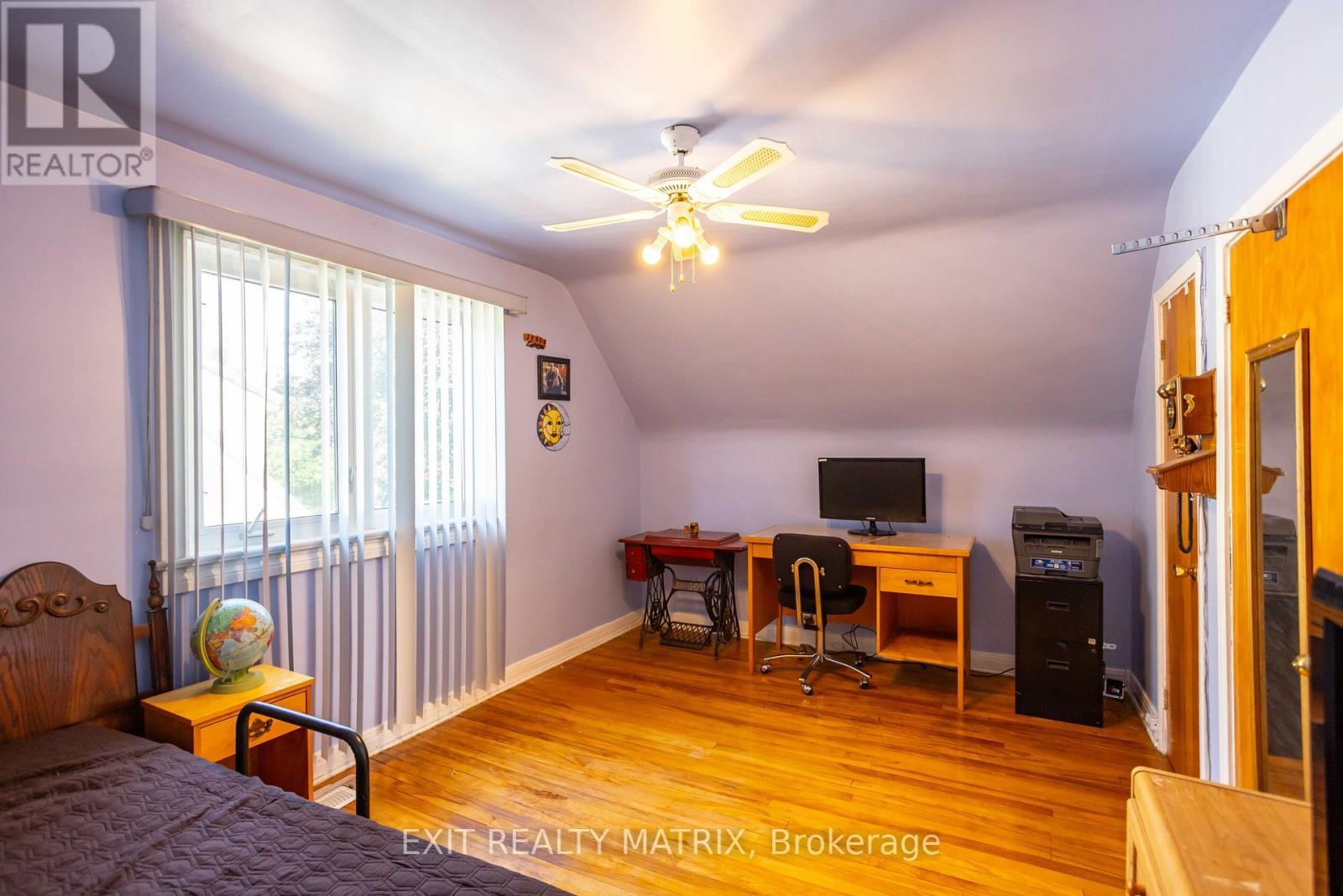 552 Dunbrack Street, Ottawa, ON - Indoor
