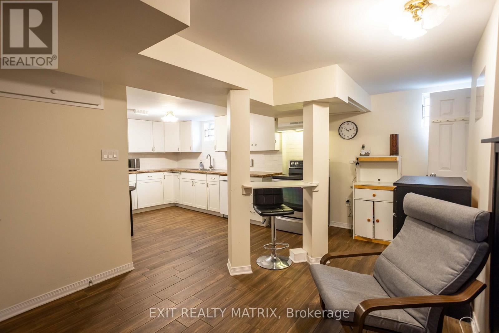 552 Dunbrack Street, Ottawa, ON - Indoor
