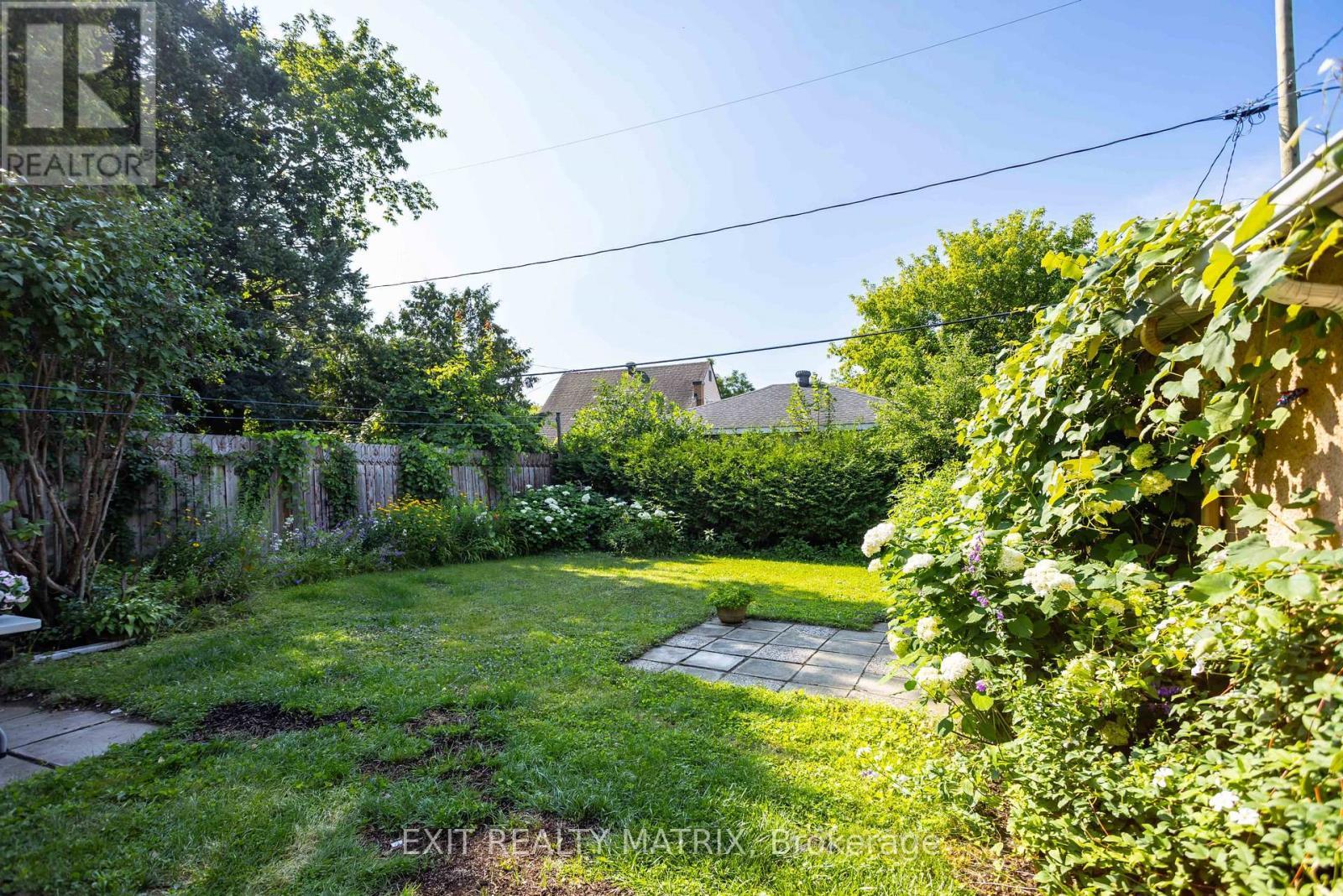 552 Dunbrack Street, Ottawa, ON - Outdoor
