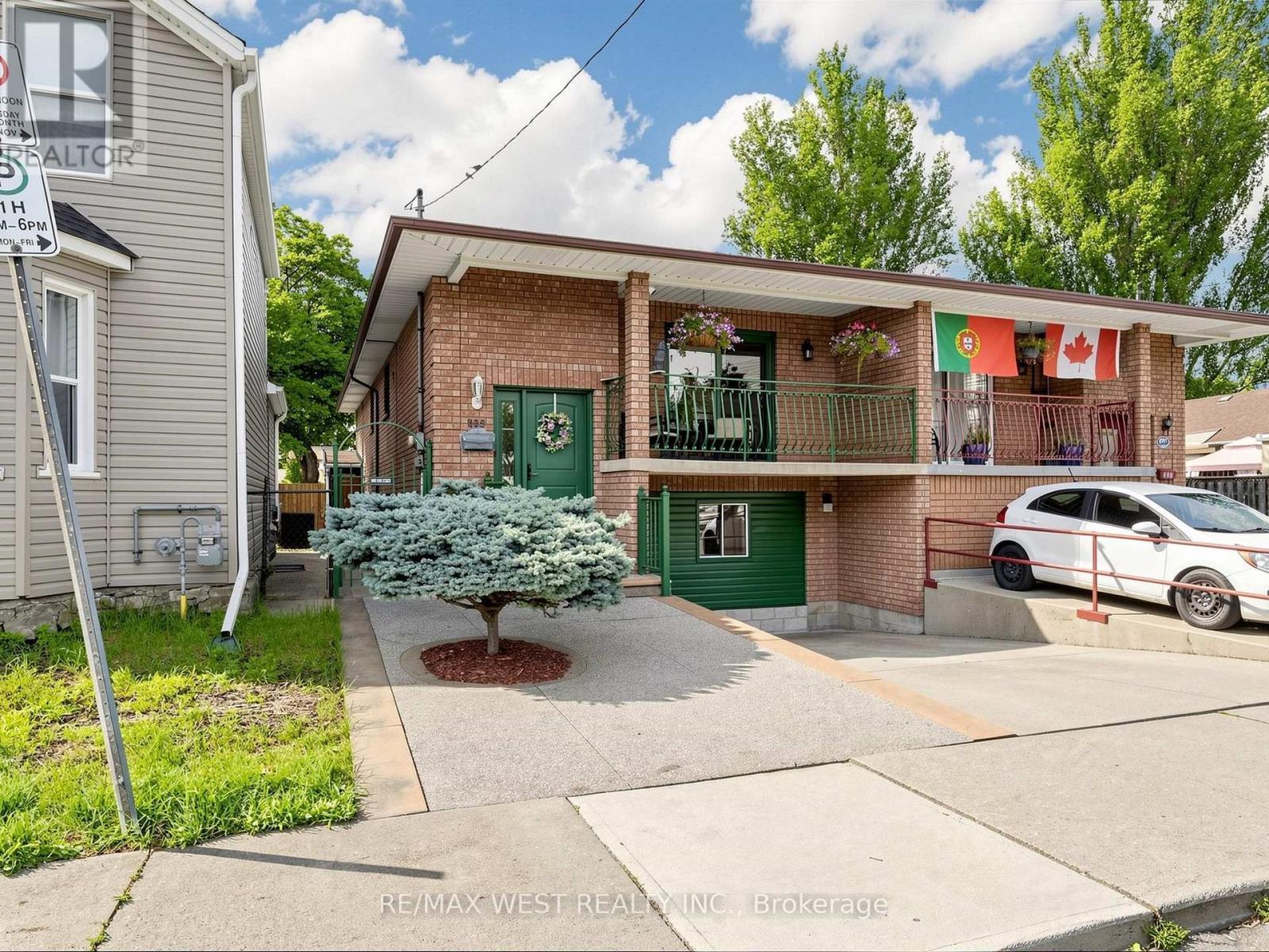 Beautifully Landscaped - 335 East Avenue N, Hamilton, ON - Outdoor With Balcony