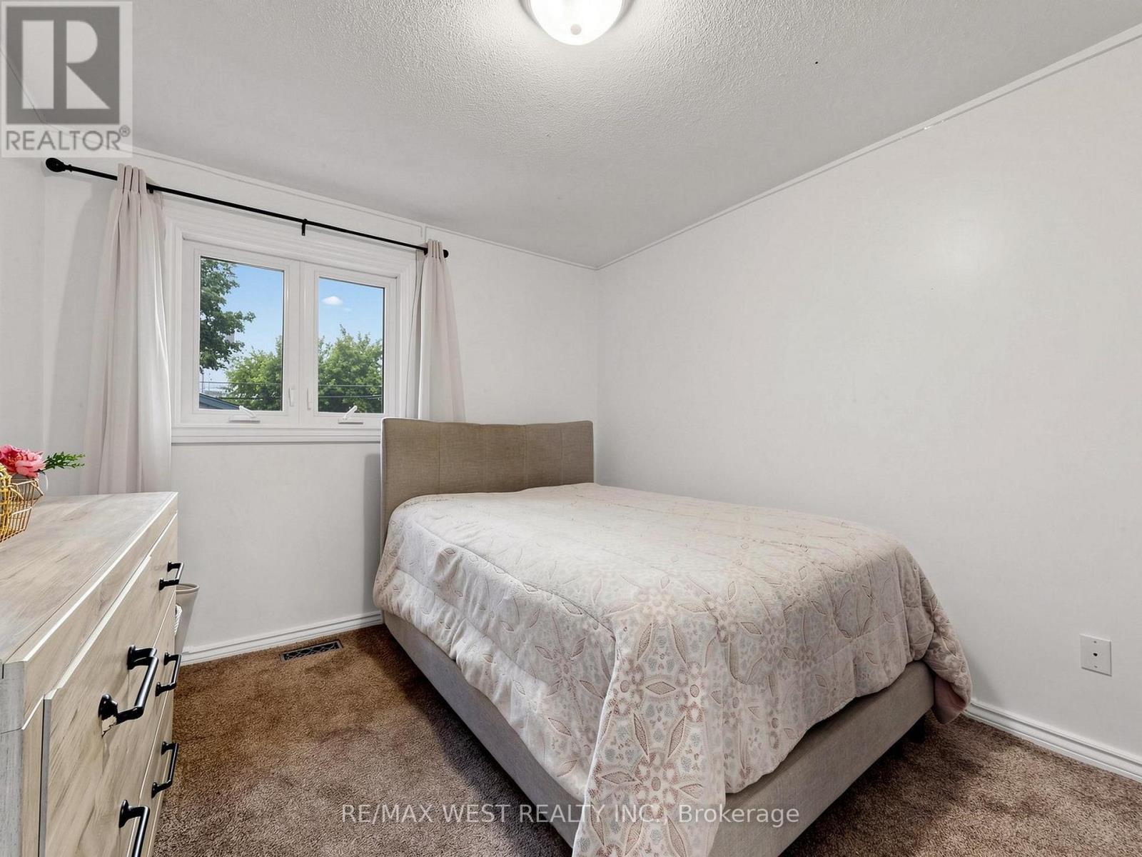 2nd Bedroom - 335 East Avenue N, Hamilton, ON - Indoor Photo Showing Bedroom