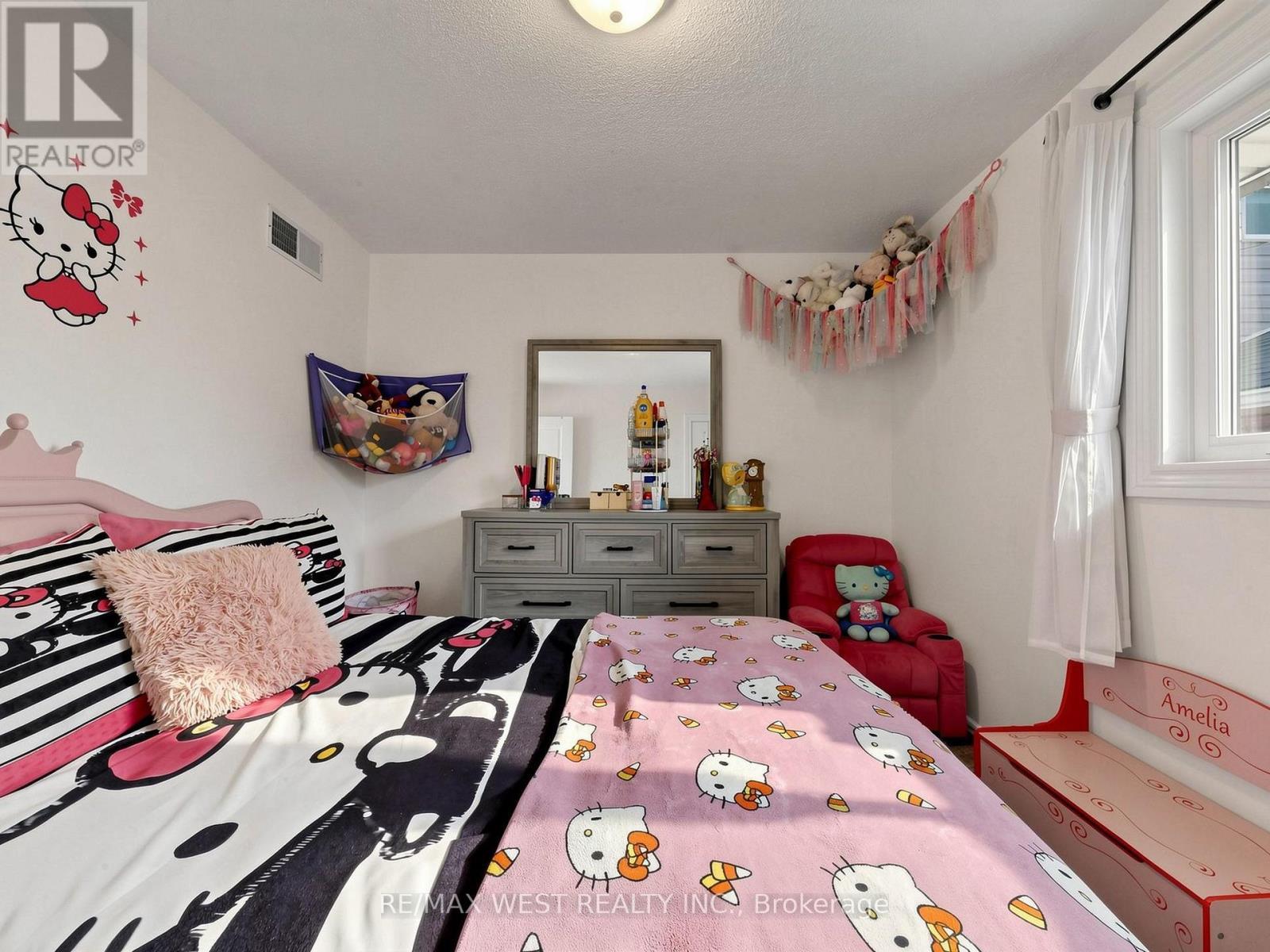 3rd Bedroom - 335 East Avenue N, Hamilton, ON - Indoor Photo Showing Bedroom