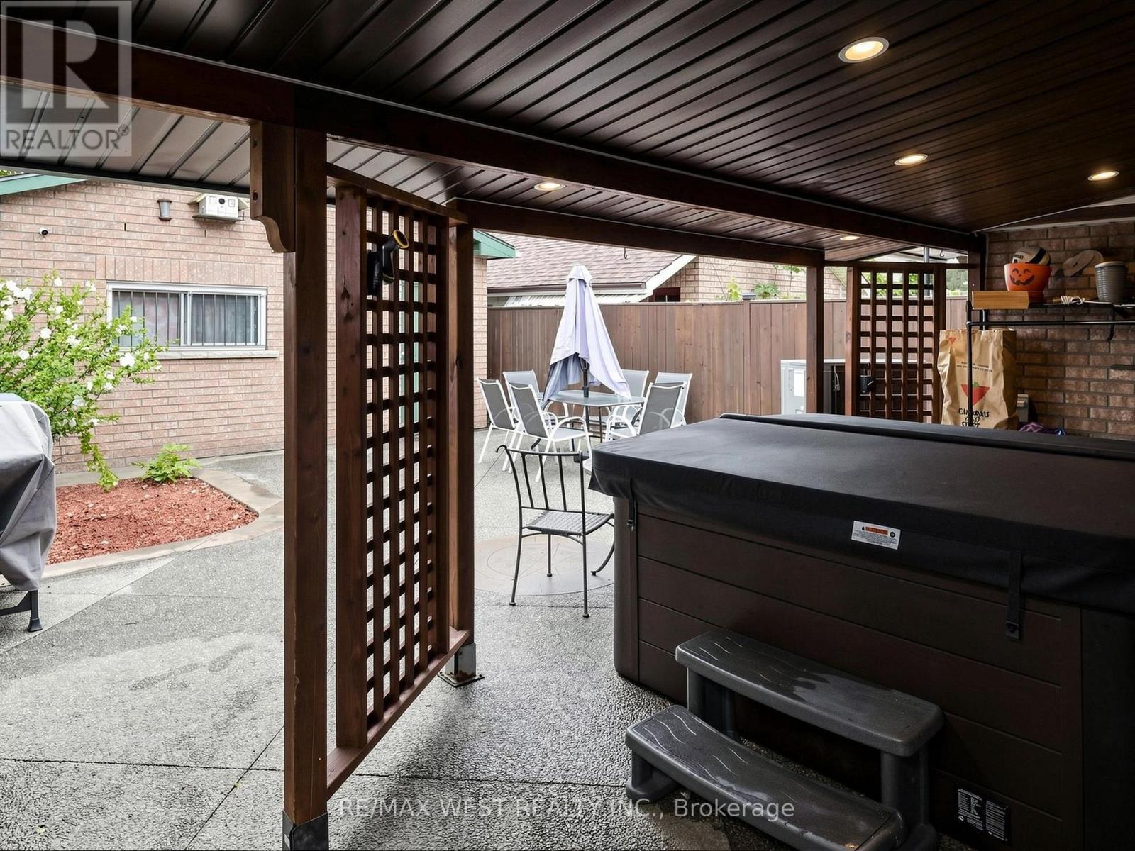 Covered Patio - 335 East Avenue N, Hamilton, ON - Outdoor With Deck Patio Veranda With Exterior