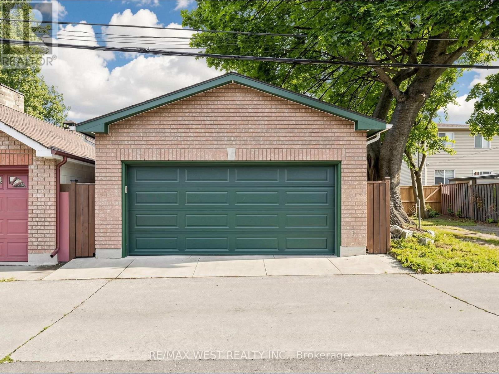 Bonus 2nd Garage - 335 East Avenue N, Hamilton, ON - Outdoor With Exterior