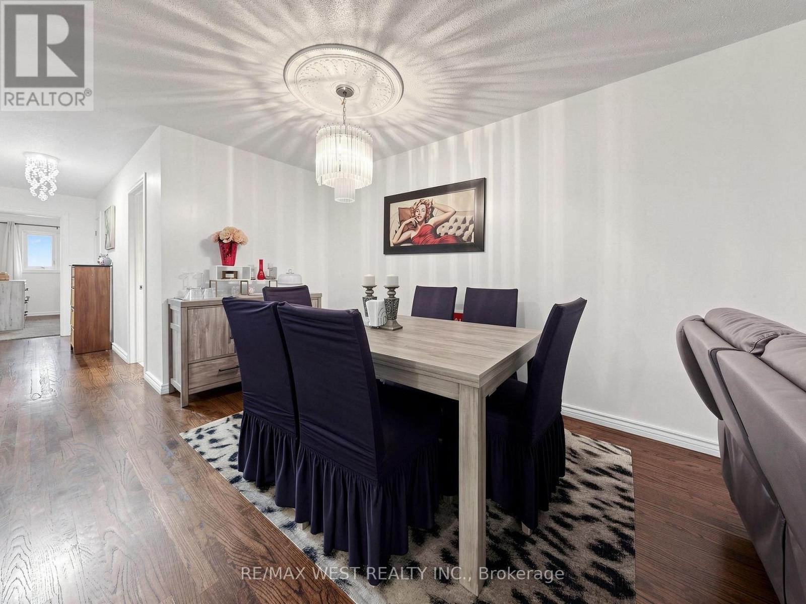 Open Concept Dining Area - 335 East Avenue N, Hamilton, ON - Indoor Photo Showing Dining Room