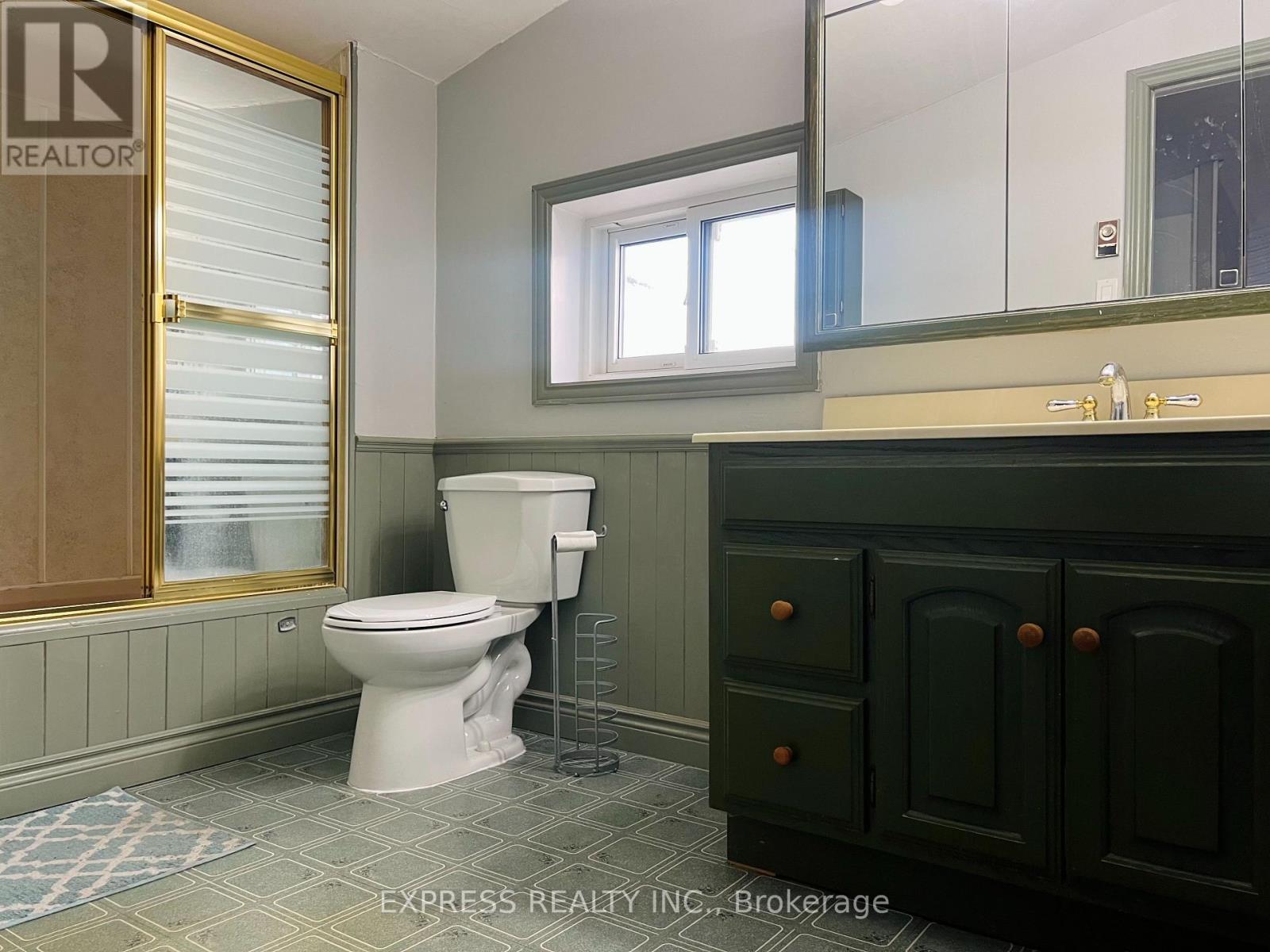 2184 Maple Grove Road, Clarington, ON - Indoor Photo Showing Bathroom