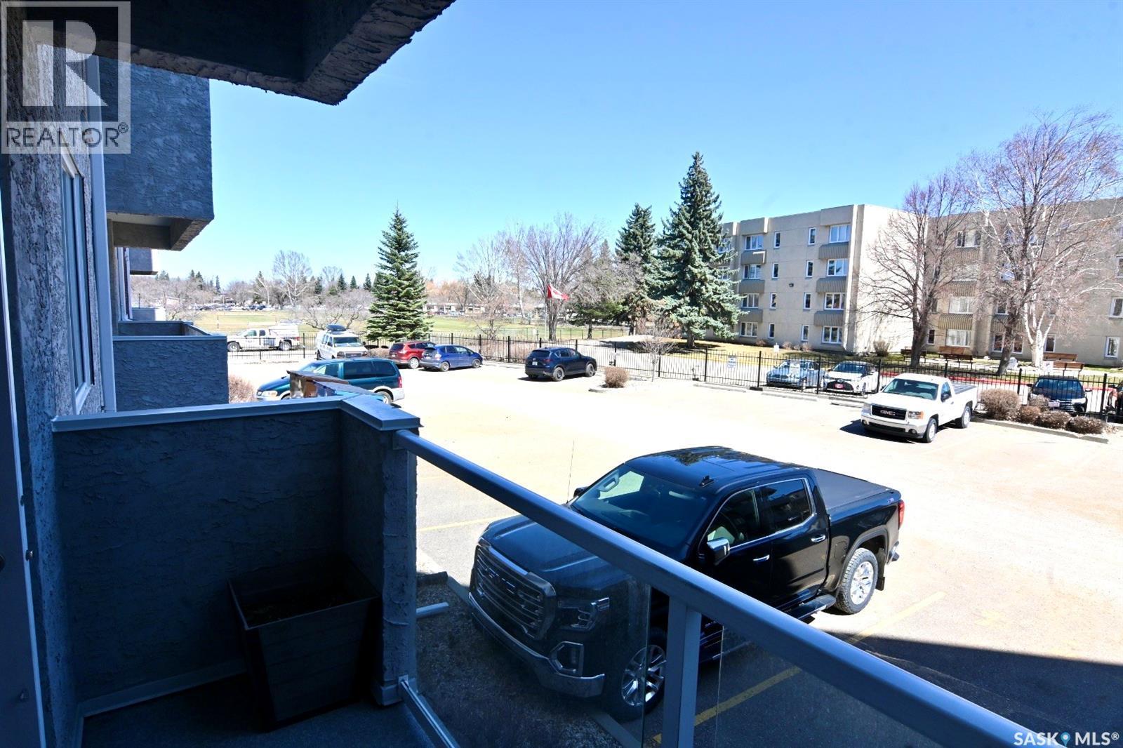106 110 Armistice Way, Saskatoon, SK - Outdoor