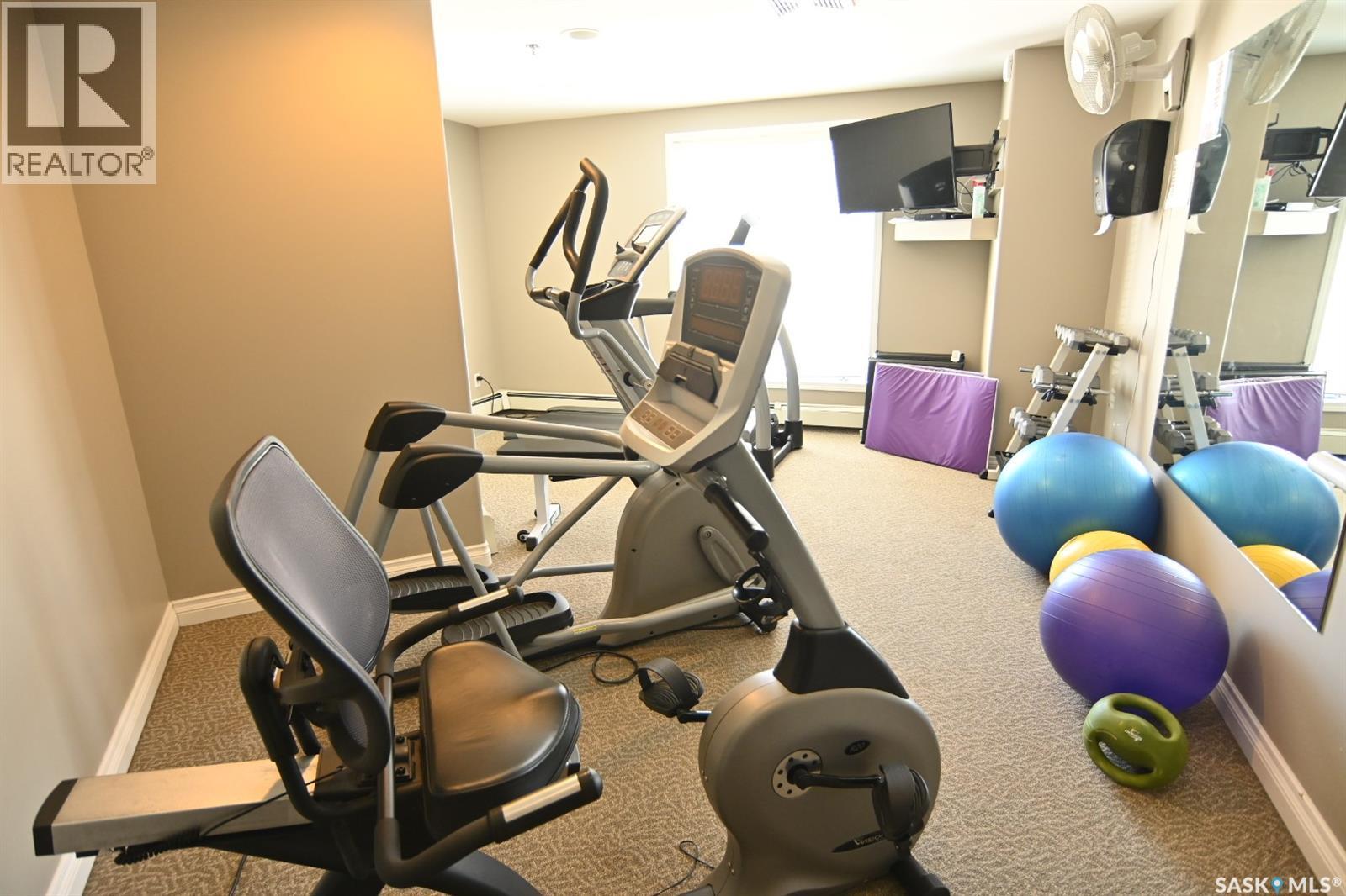 106 110 Armistice Way, Saskatoon, SK - Indoor Photo Showing Gym Room