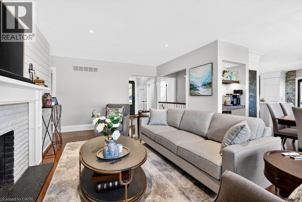 2079 Gary Crescent, Burlington, ON - Indoor Photo Showing Living Room With Fireplace