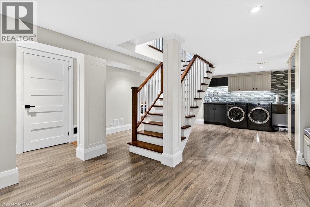 2079 Gary Crescent, Burlington, ON - Indoor Photo Showing Other Room