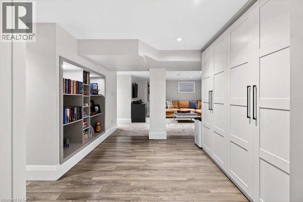 2079 Gary Crescent, Burlington, ON - Indoor Photo Showing Other Room