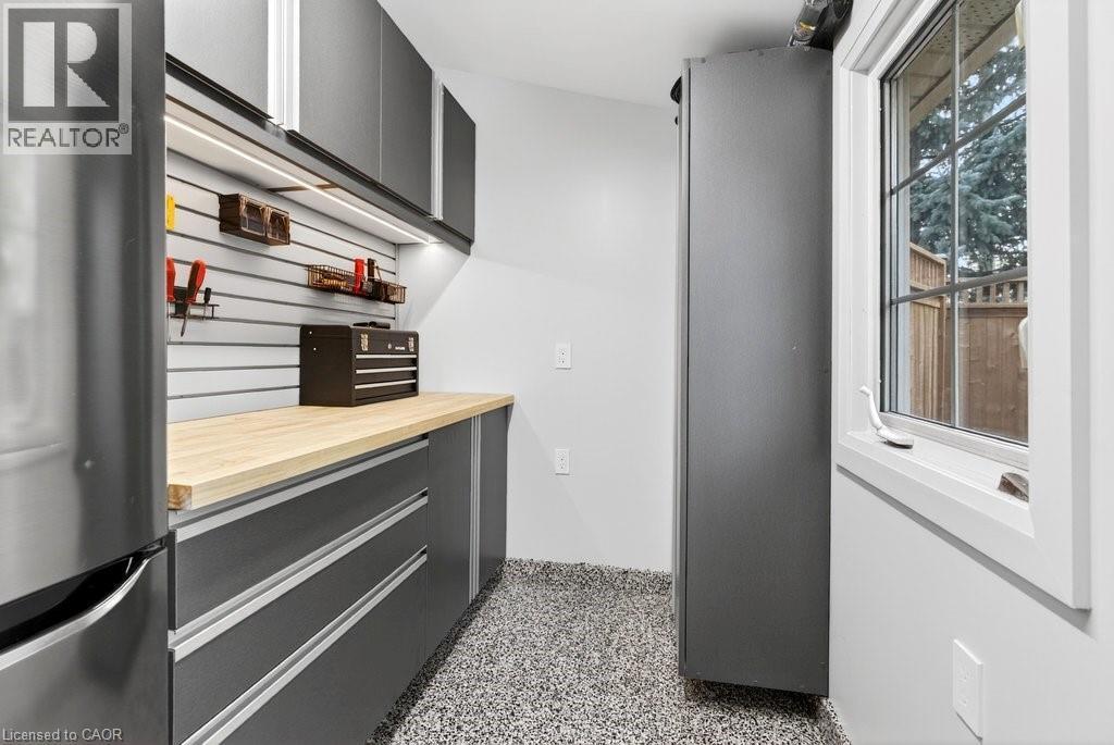2079 Gary Crescent, Burlington, ON - Indoor Photo Showing Other Room