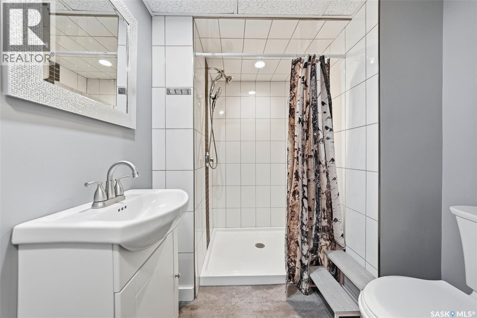 18 Mackie Crescent, Saskatoon, SK - Indoor Photo Showing Bathroom