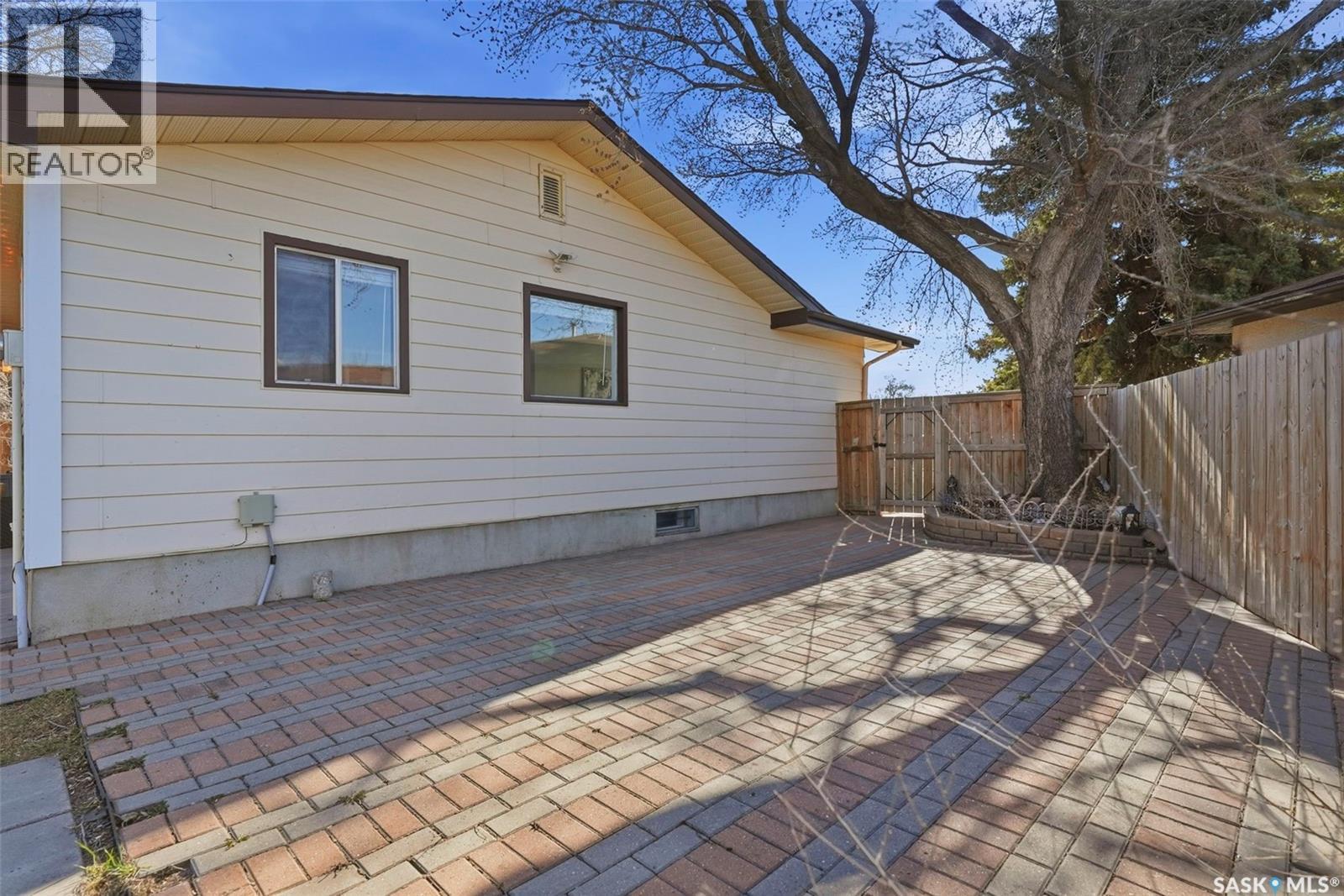 18 Mackie Crescent, Saskatoon, SK - Outdoor With Exterior
