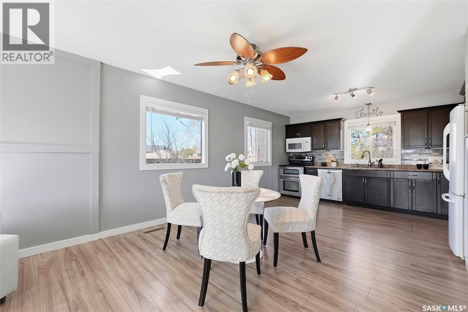18 Mackie Crescent, Saskatoon, SK - Indoor Photo Showing Dining Room