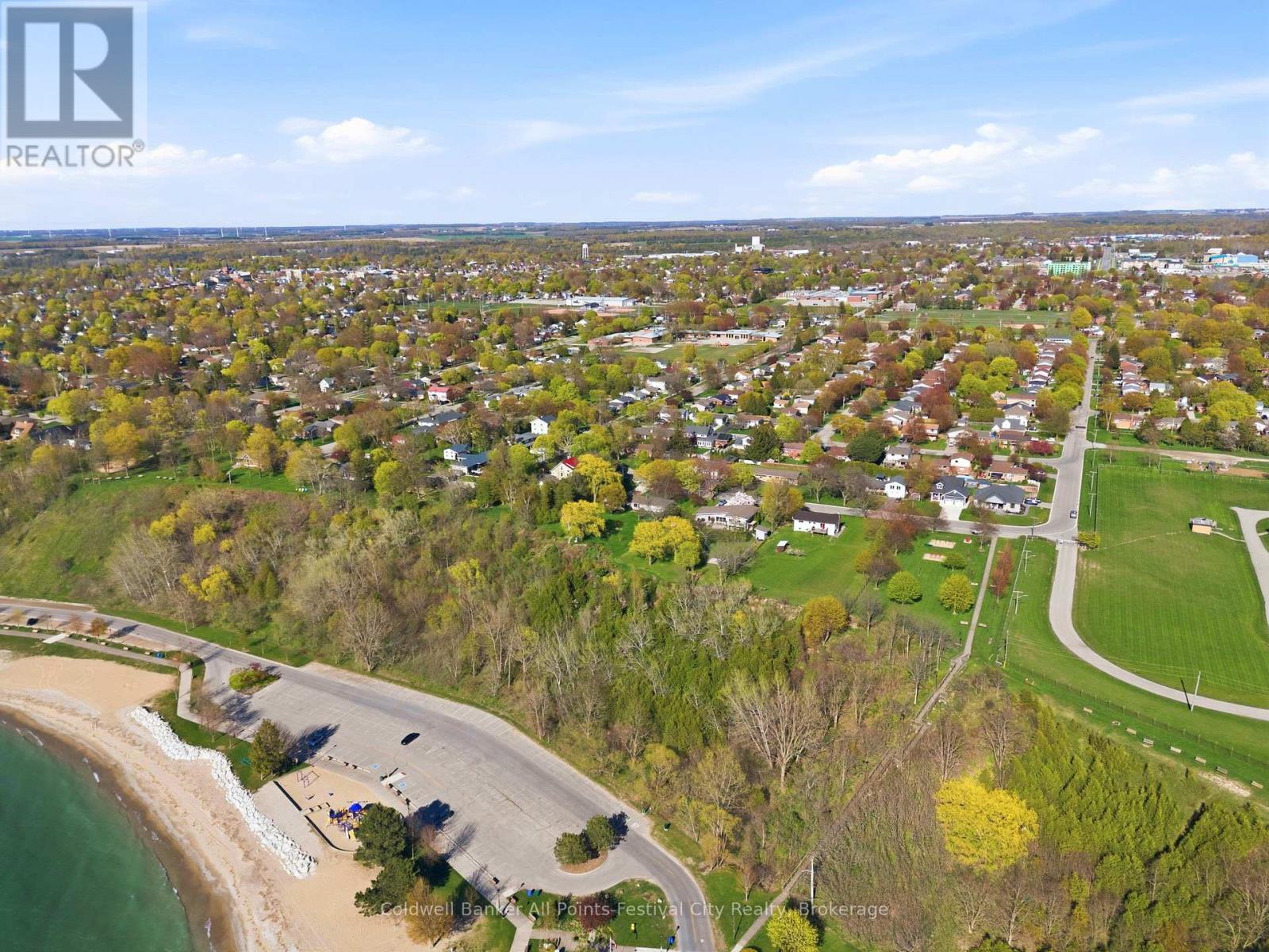 306 Lakeside Drive, Goderich (Goderich (Town)), ON - Outdoor With View