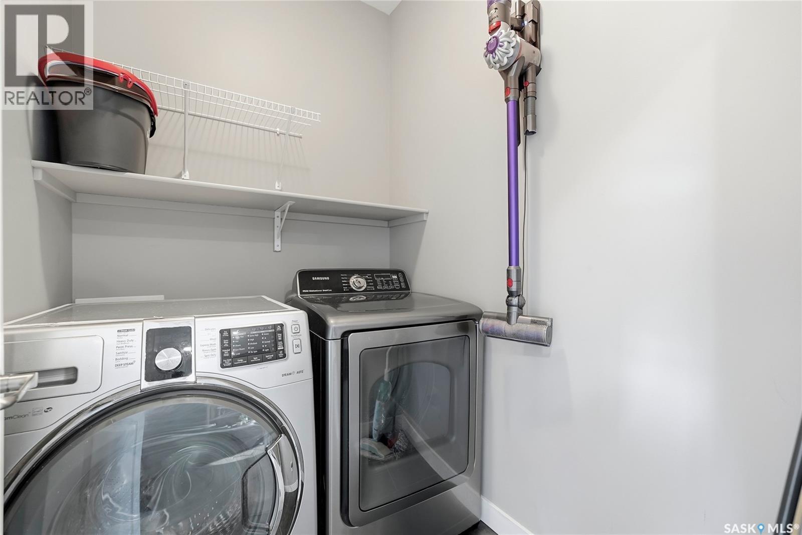 534 Maple Crescent, Warman, SK - Indoor Photo Showing Laundry Room