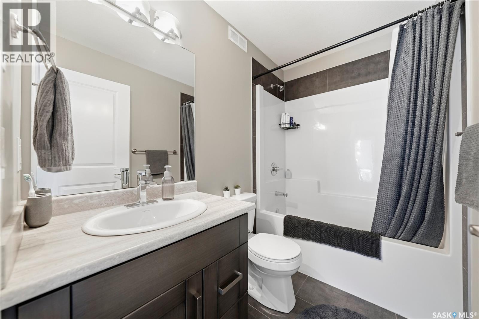 534 Maple Crescent, Warman, SK - Indoor Photo Showing Bathroom