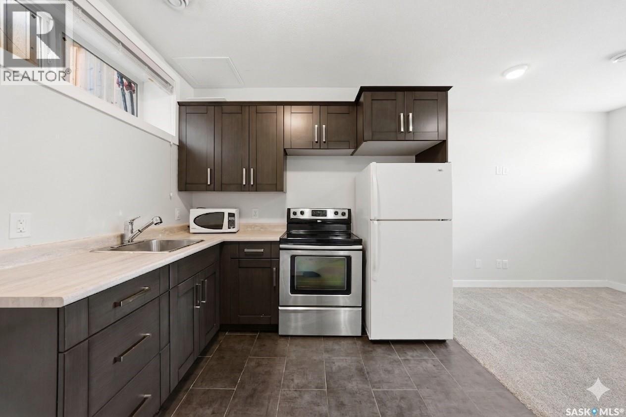 534 Maple Crescent, Warman, SK - Indoor Photo Showing Kitchen