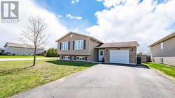 52 HIGHLAND PARK DRIVE Petawawa, ON K8H 0A3