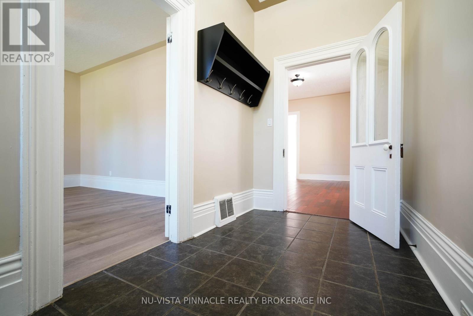 571 Dufferin Avenue, London East (East F), ON - Indoor Photo Showing Other Room