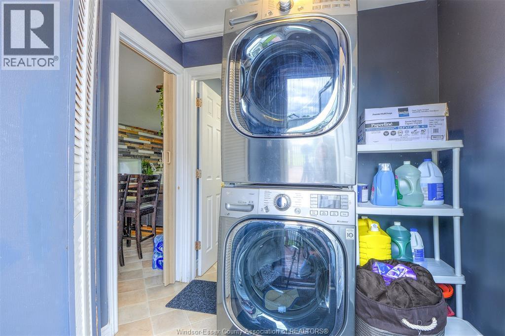 2480 Arthur Road, Windsor, ON - Indoor Photo Showing Laundry Room