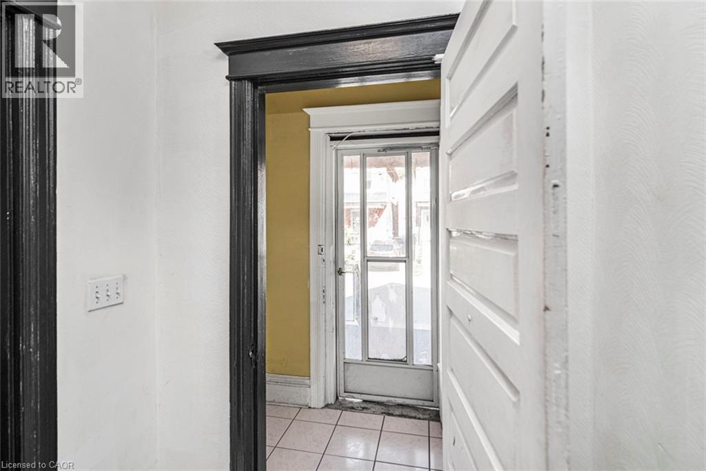 39 Arthur Avenue N, Hamilton, ON - Photo Showing Other Room