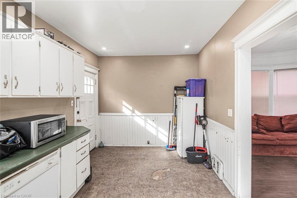 39 Arthur Avenue N, Hamilton, ON - Indoor Photo Showing Other Room