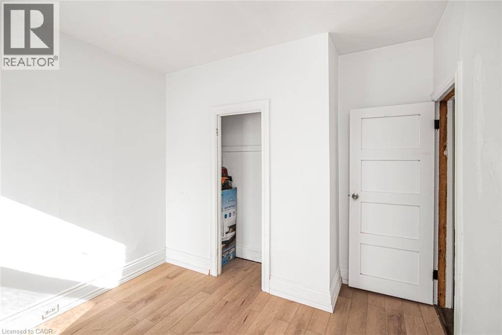 39 Arthur Avenue N, Hamilton, ON - Indoor Photo Showing Other Room