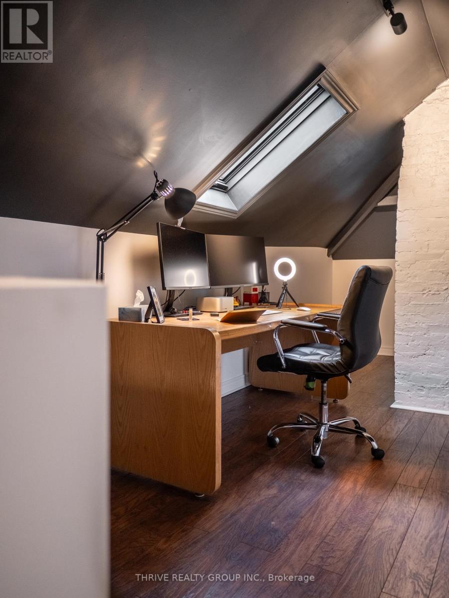 12 Arthur Street, London East (East F), ON - Indoor Photo Showing Office
