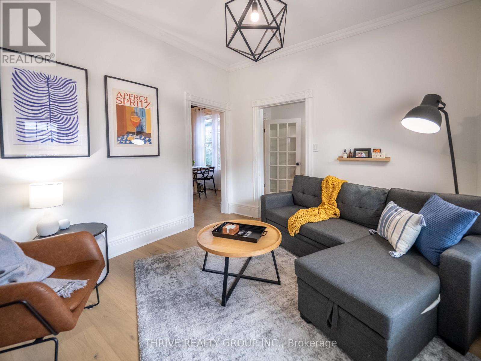 12 Arthur Street, London East (East F), ON - Indoor Photo Showing Living Room