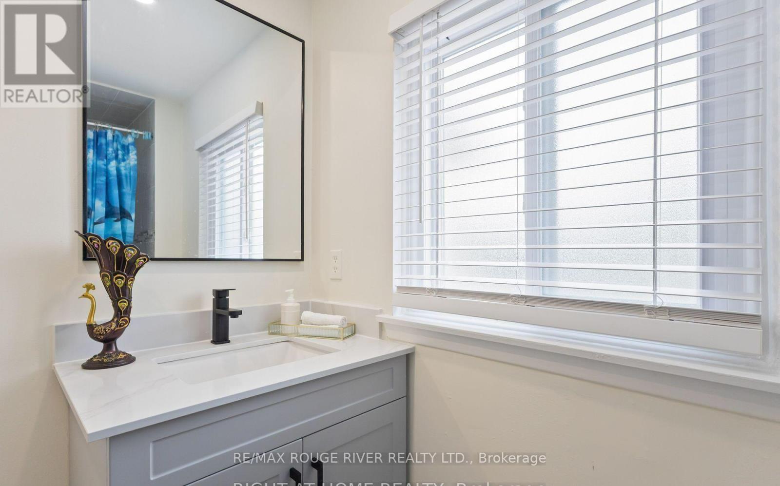 Quality Vanity Sink - 77 Lowry Square, Toronto, ON - Indoor Photo Showing Bathroom