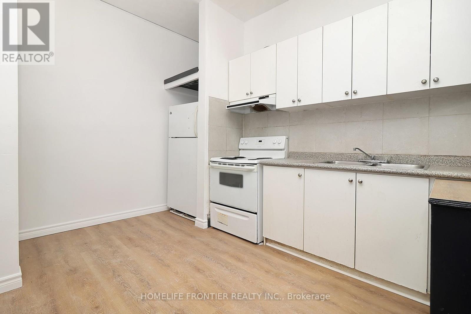 2354 Danforth Avenue, Toronto, ON