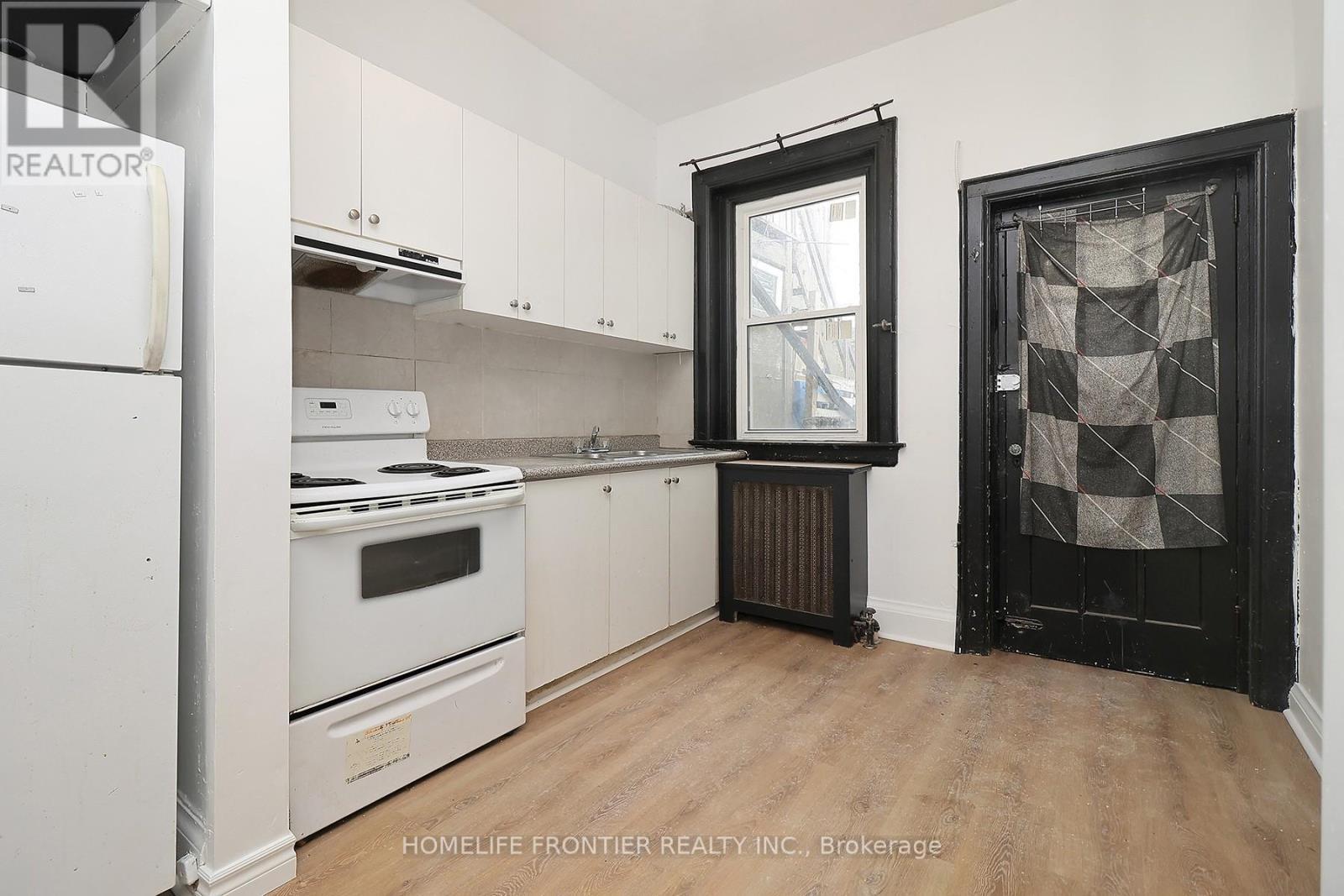 2354 Danforth Avenue, Toronto, ON