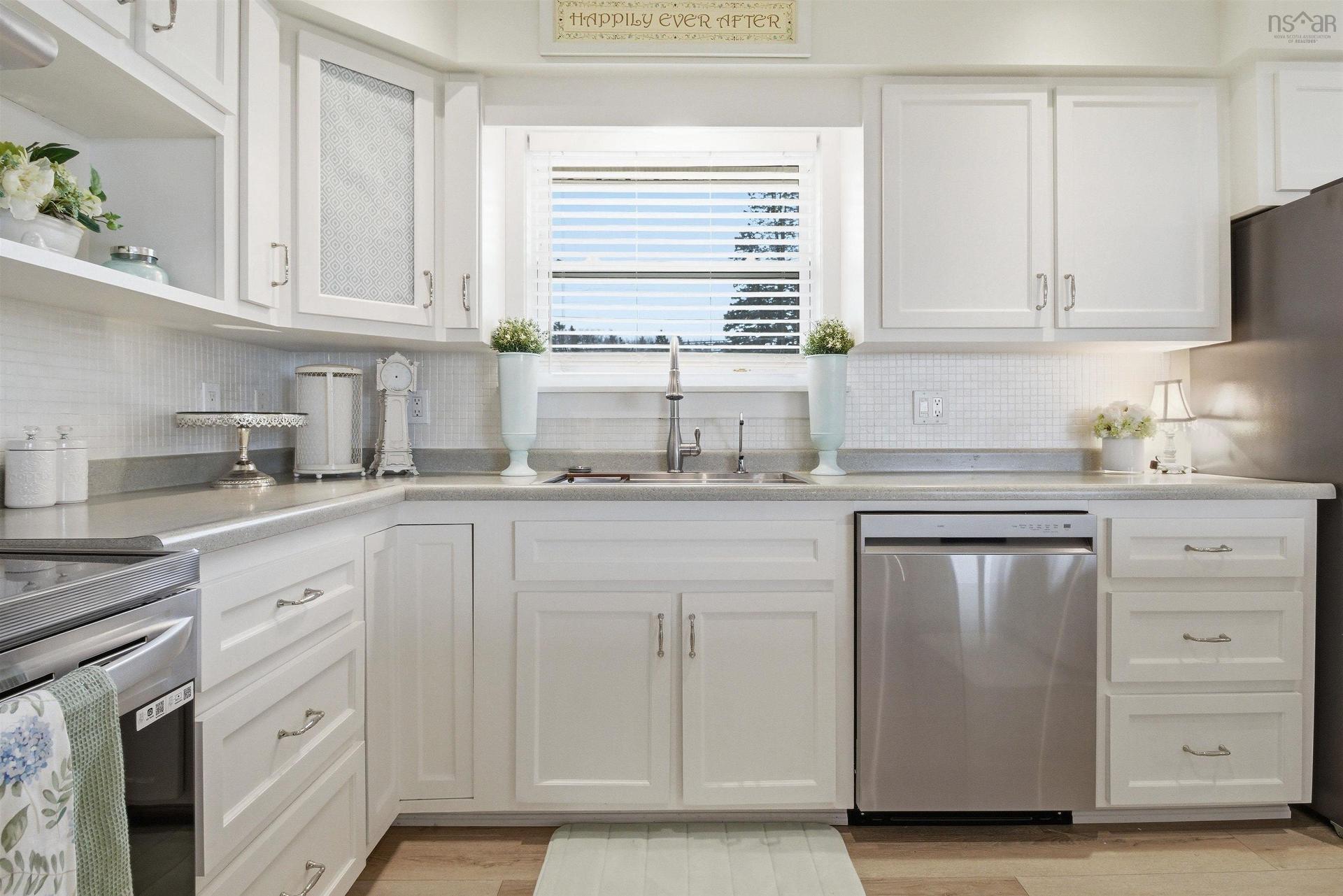 7575 Highway 329, East River Point, NS